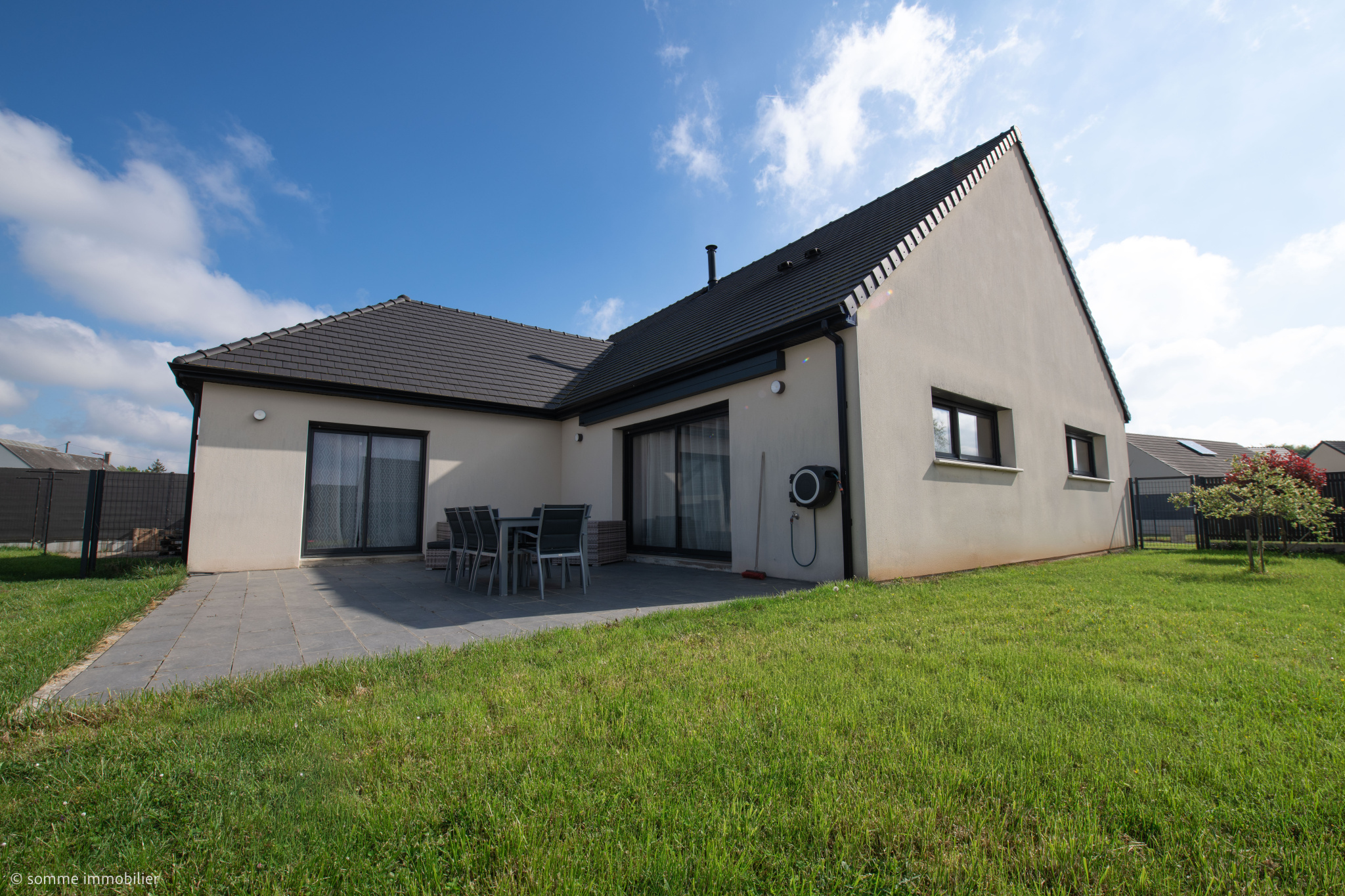 Immo80 – L'immobilier à Amiens et dans la Somme-BERTANGLES, pavillon récent de plain-pied sur sous-sol complet