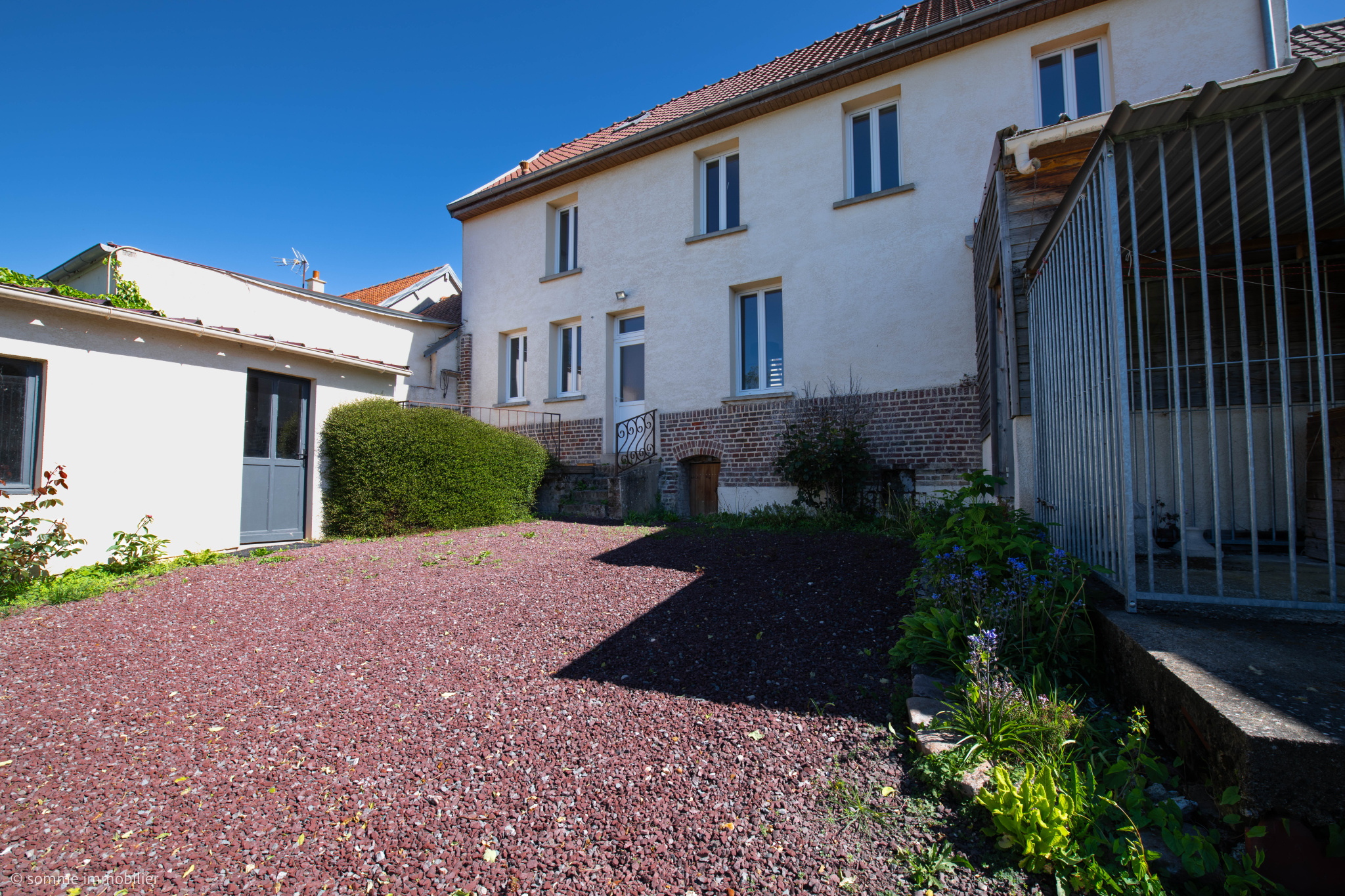 Immo80 – L'immobilier à Amiens et dans la Somme-BELLOY-SUR-SOMME, maison de village rénovée avec 4 chambres :