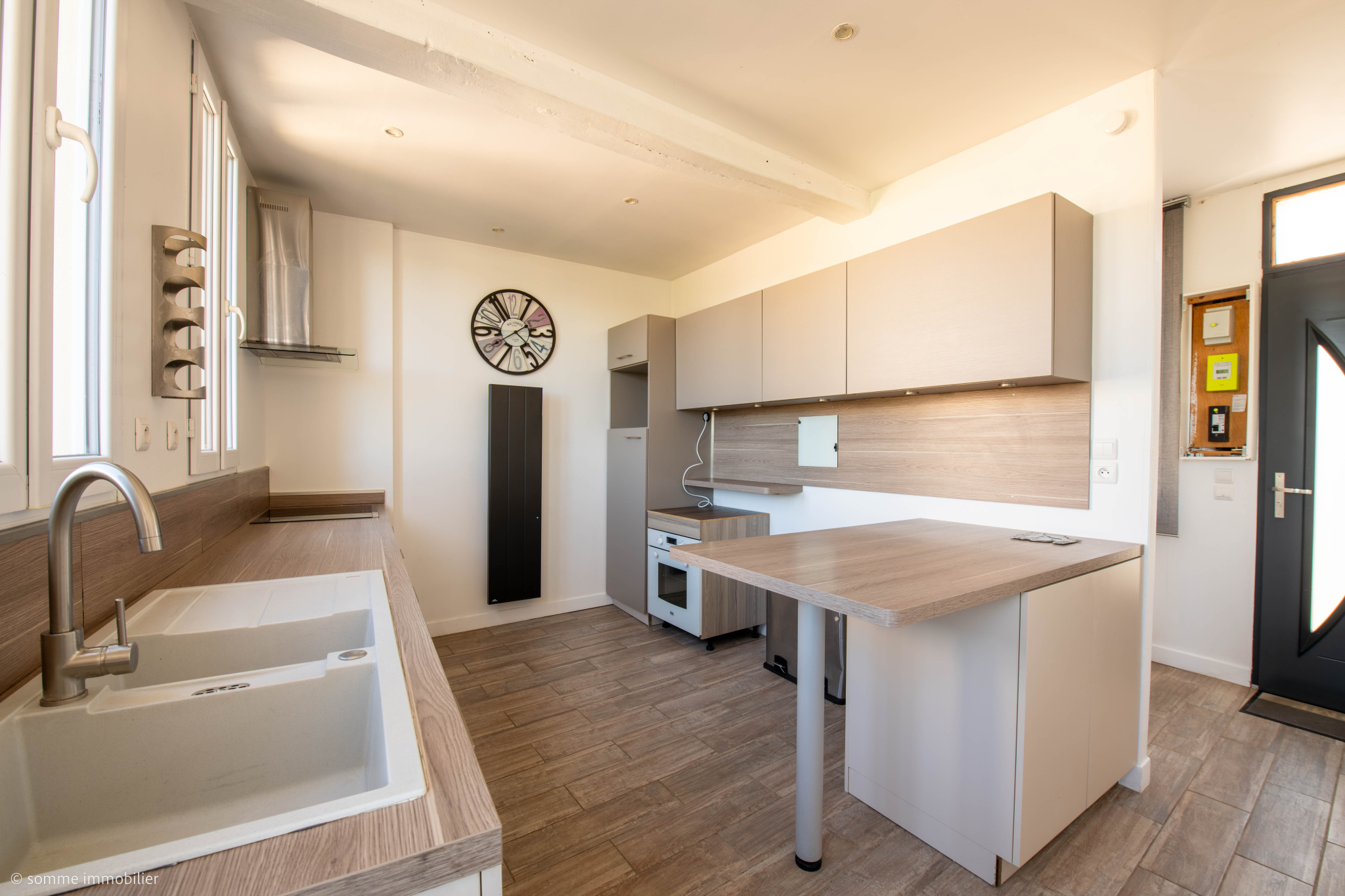 Immo80 – L'immobilier à Amiens et dans la Somme-BELLOY-SUR-SOMME, maison de village rénovée avec 4 chambres :