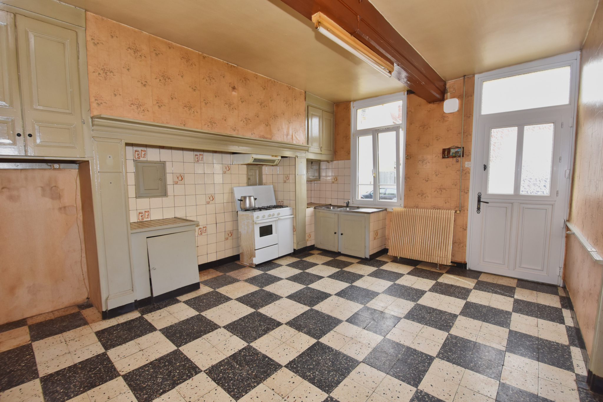 Immo80 – L'immobilier à Amiens et dans la Somme-SECTEUR VIGNACOURT, maison avec entrée cochère sur 1200m2 de terrain