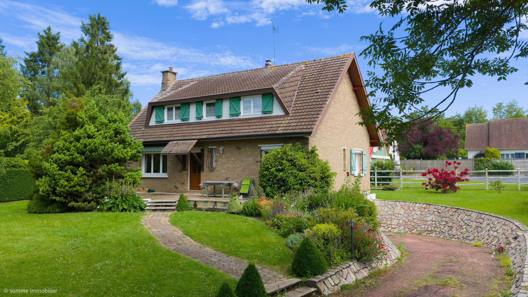 Immo80 – L'immobilier à Amiens et dans la Somme-Maison individuelle sur sous-sol complet avec 2 010 m2 de terrain :
